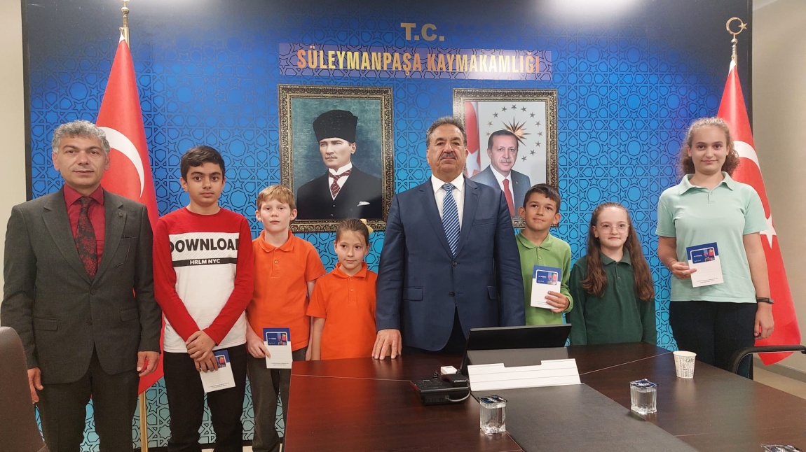 Süleymanpaşa Kaymakamımız Sayın Mustafa Güler Zeka Oyunları Turnuvasında başaırlı olan öğrencileri ağırladı.